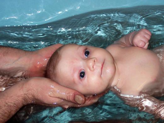 เมื่อจะอาบน้ำทารกแรกเกิด?